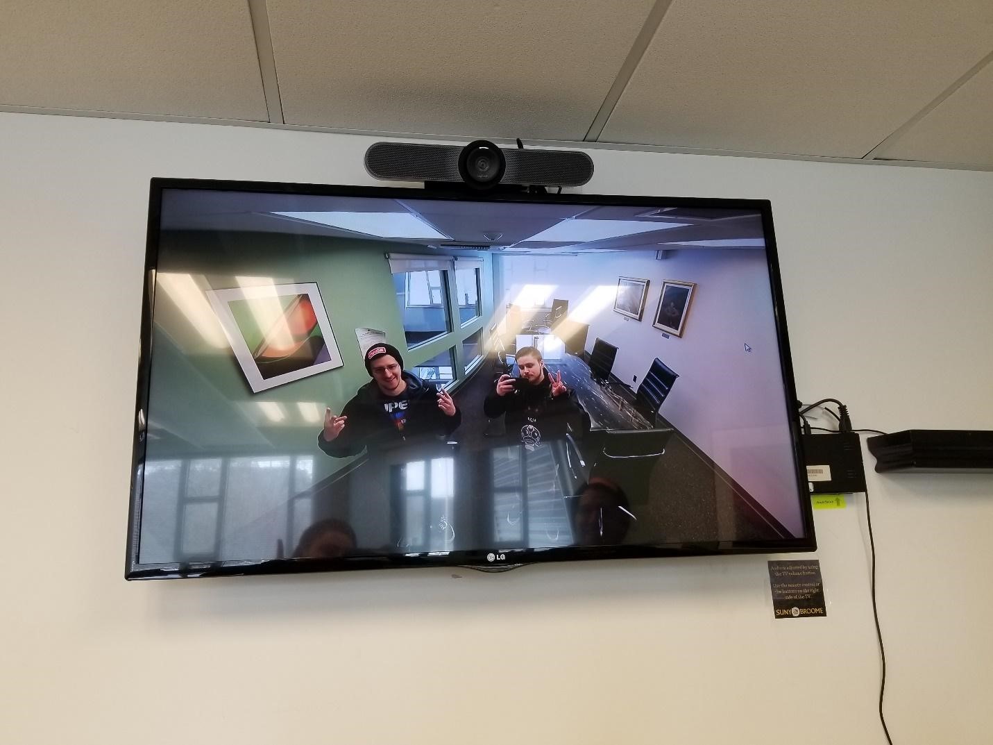 Hands on with the logitech meetup suny edtoa